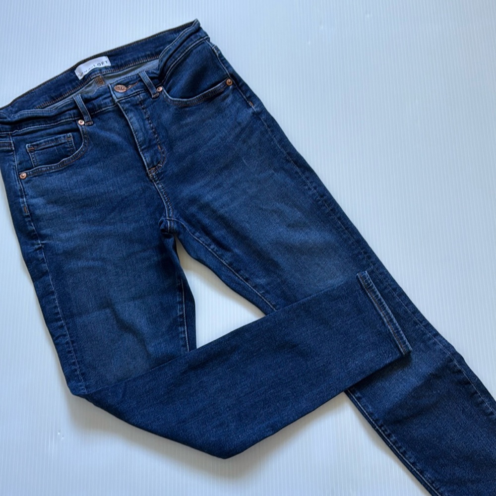 LOFT Modern Skinny crop Blue Denim Jeans.  Women’s size 28 - 6